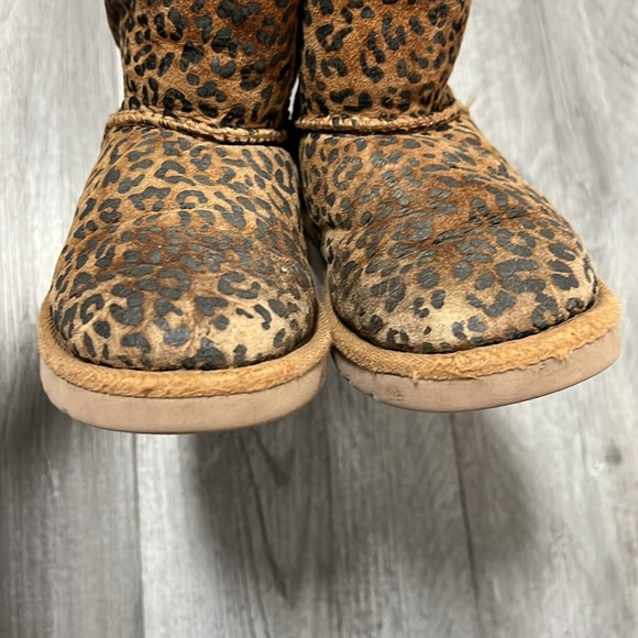 UGG Australia Girls' Leopard Bailey Bow Boots/ size 11 - Picture 8 of 12